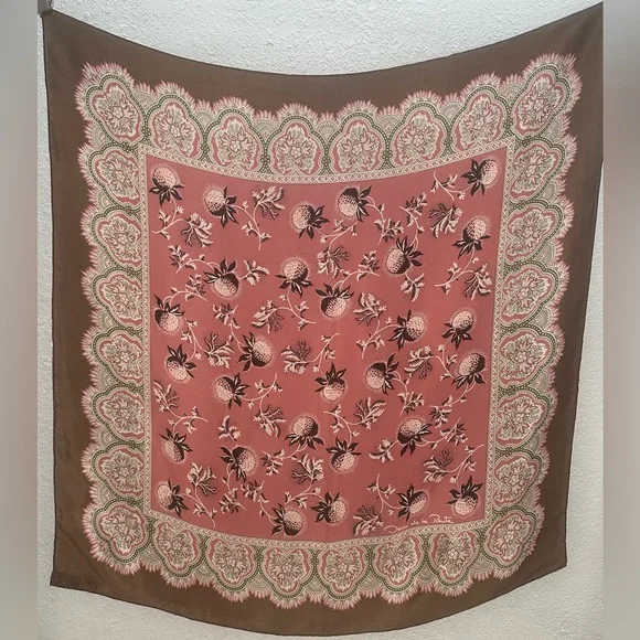 Vintage Oscar de la Renta 100% Silk Scarf - Picture 4 of 6